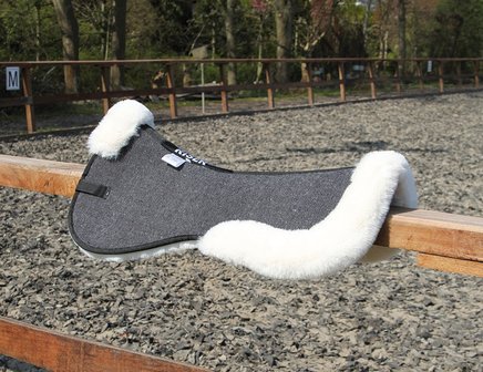 Harry&#039;s Horse Riser pad faux fur